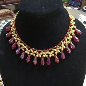 gold metal necklace w/ acrylic briolette & magnetic clasp .. gold & red  .. no-1